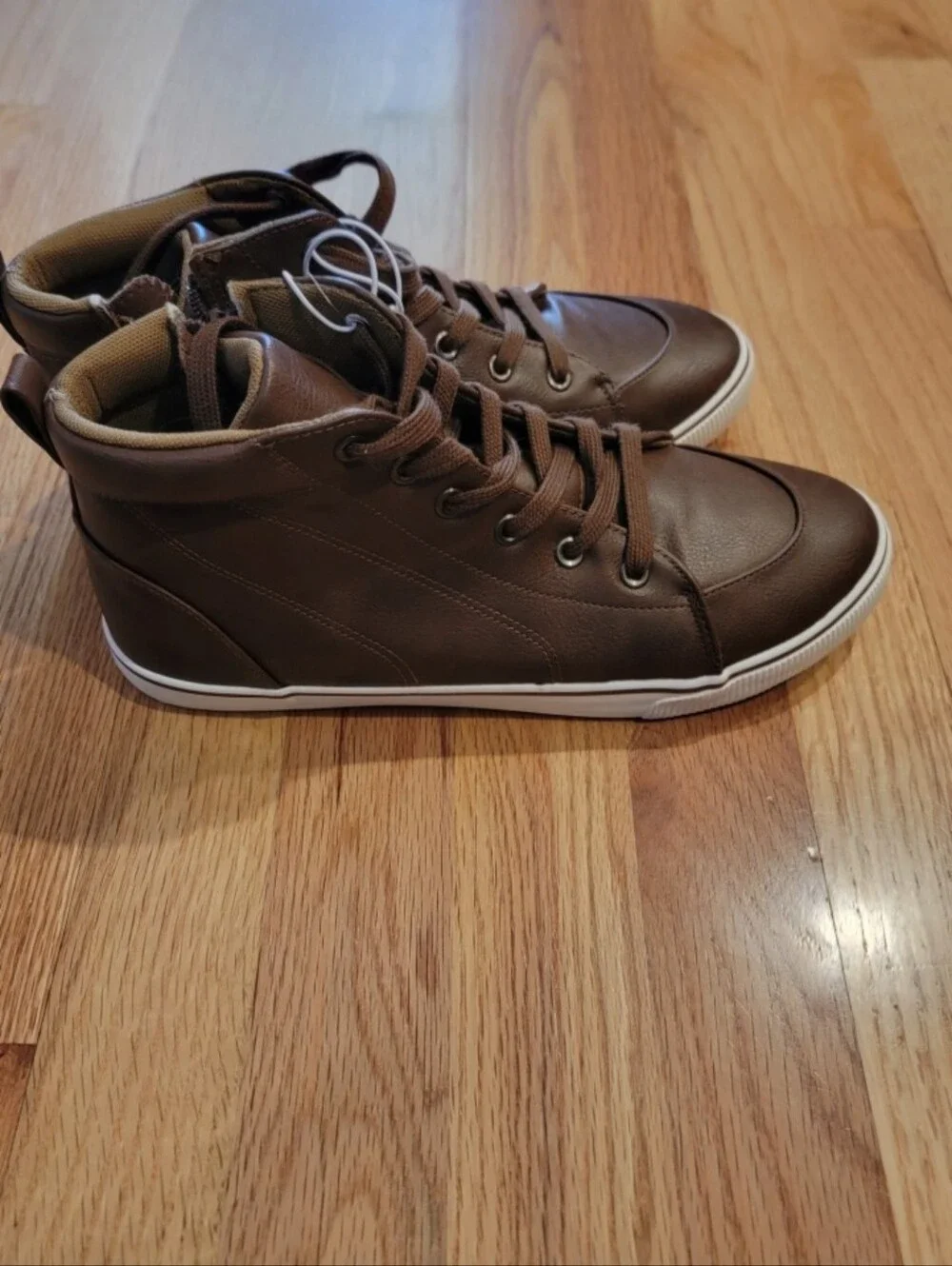 Cat & Jack Brown High-Top Lace-Up Sneakers Boys 7 - Picture 3 of 6